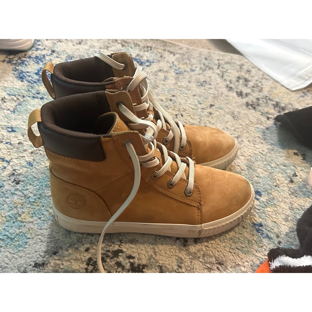 Timberland Women's Skyla Suede Lace Up‎ High Top Fashion Sneakers Boots Size 6.5